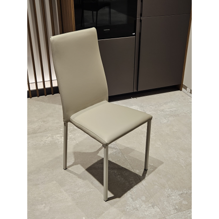 ZAMAGNA CHAISE DE JEU L. 44,5 P. 52 H. 48/97