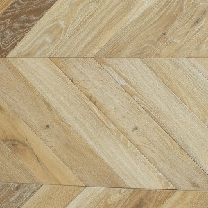 Parquet contrecollé Chêne, Européen, Chevron Français Venise, Brossé, Raboté, Fumé, Verni, Choix Abcd, 15-4x90x510mm