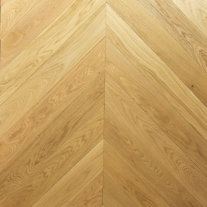 Parquet contrecollé Chêne Chevron, Pointe de Hongrie 45°, Naturel, Brossé, Vernis à l'eau UV, Choix ABC,