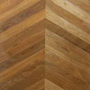 Parquet contrecollé Chêne Chevron Hongrois Dark C-603 Gubbio, Fumé, Brossé, Vernis, Choix Abcd 10-3x90x550mm