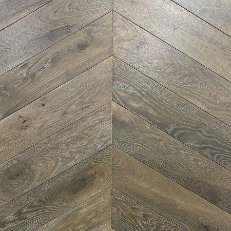 Parquet contrecollé Chêne, Chevron Hongrois 30, Fumé GREY, 15-4x102x520mm
