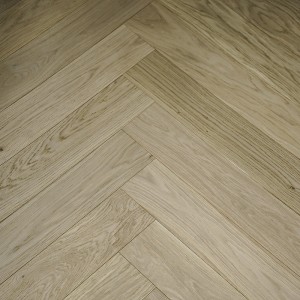 Parquet contrecollé Chêne, Épi 90°, Brossé, Vernis Invisible, Choix ABC, 10-3x125x950